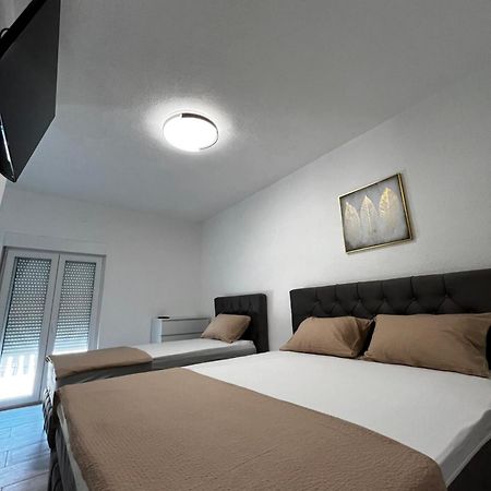 Twin Apartments Ivanica Esterno foto